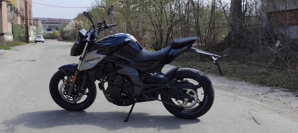 Vând motor CF MOTO NK 650, an 2024, cu doar 200 km la bord!