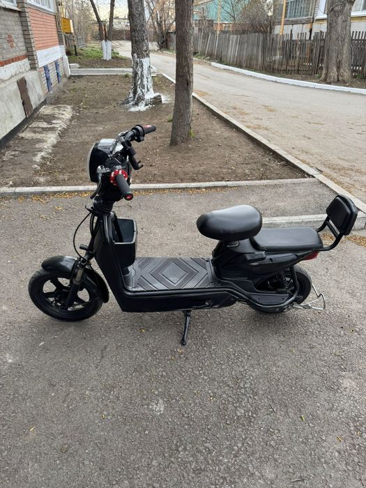 Электроскутер в рабочем состоянии