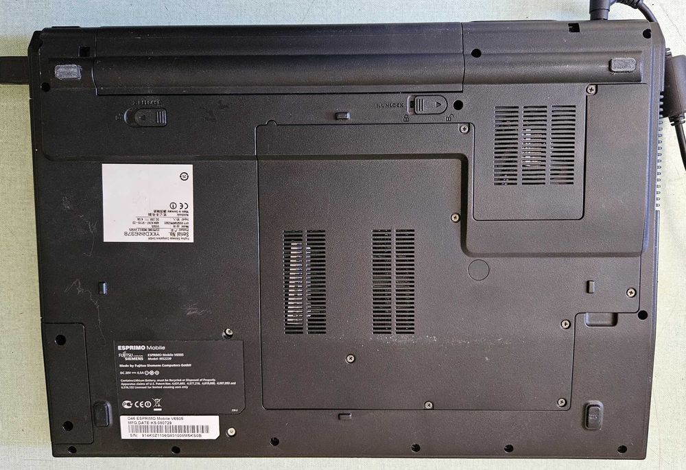 лаптоп Fujitsu Siemens V6505
