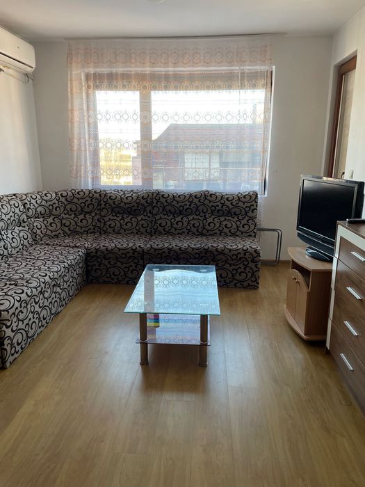 Отдавам под наем двустаен апартамент в затворен комплекс в гр.Всрна кв.Аспатухово