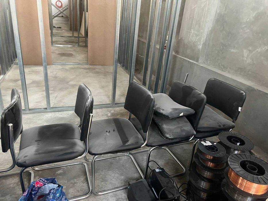 Mebel sotiladi: stol, shkaf, stul | Продается мебель: стол, шкаф, стул