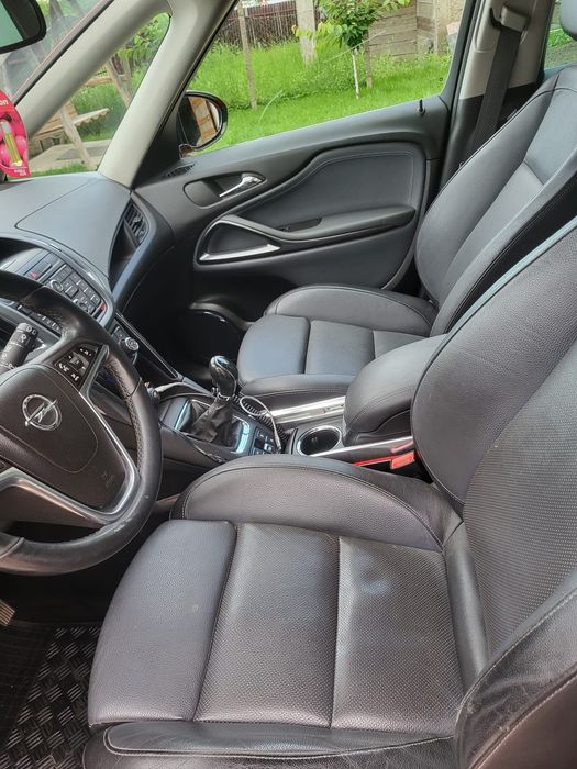 Opel zafira tourer 2l diesel 195cai