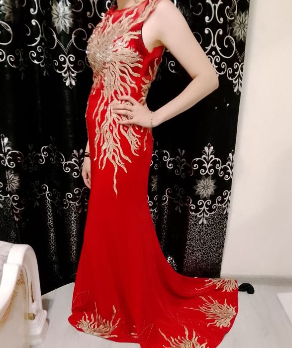 Vând rochie purtată doar o singură dată