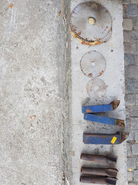 Крепежни елементи