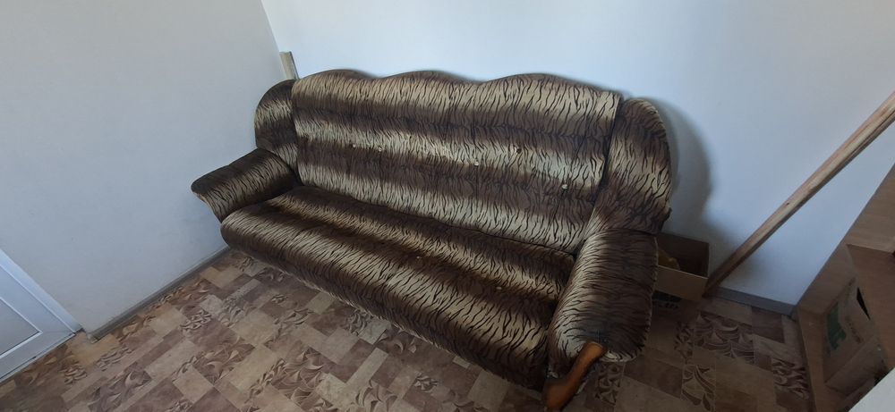 Продам диван в хорошем состоянии