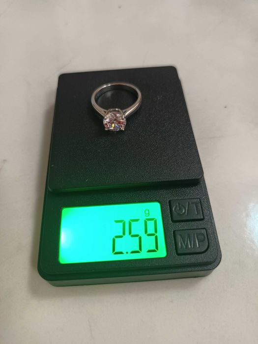 Пръстен бяло злато с диамант 18к,златен пръстен, годежен пръстен