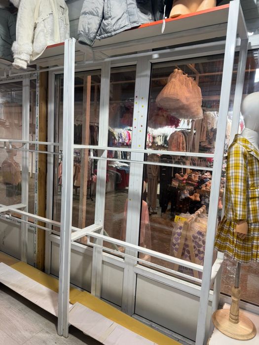 Стойка для магазина одежды