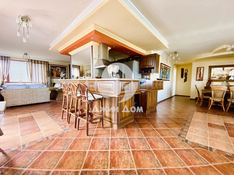 Продава се Тристаен апартамент в к.к. Слънчев бряг - 250 кв.м за 1792 €/кв.м - Снимка #3