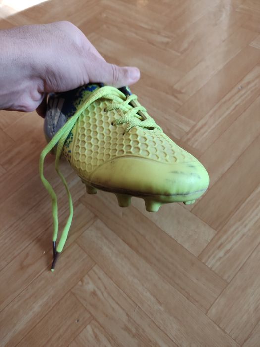 Продаю оригиналые бутсы