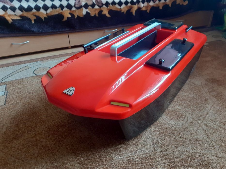 Лодка за захранка М5 GPS и автопилот