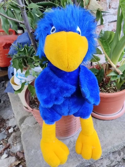 Големи и малки плюшени играчки