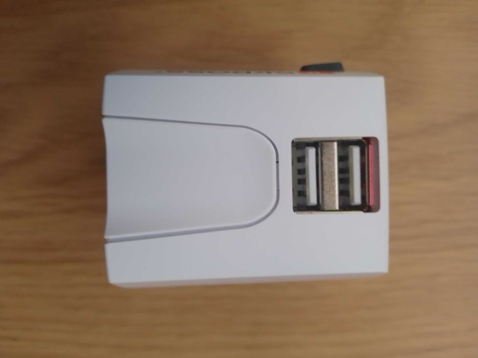 Adaptor Skross MUV USB