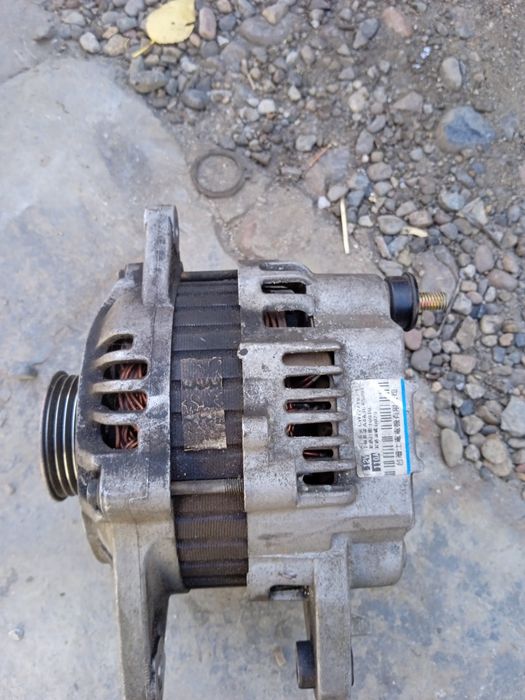 Генератор митсубиси галант  6А 13  на 2.5 объём акула 4 контакты