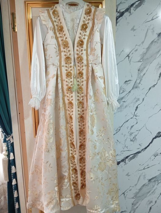 Yangi 1 marta kiyilgan