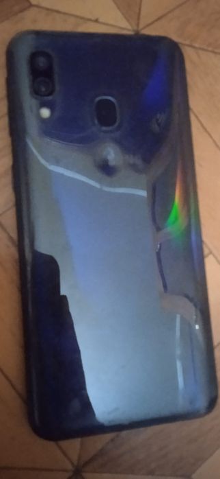 Samsung A40 продам