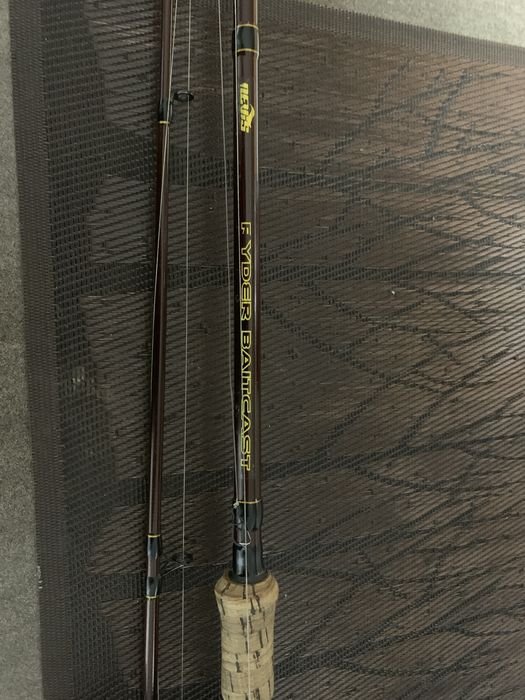 Vând lansetă  spinning