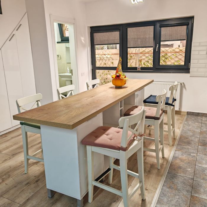 Masa(insula)6 scaune înalte