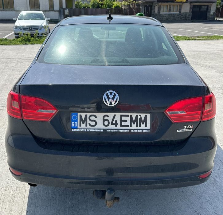 Volkswagen Jetta 2012 diesel, 4.490 € — imagine 4