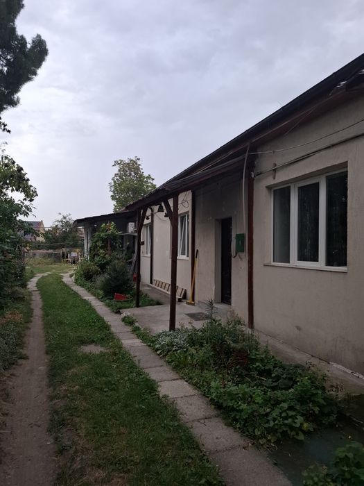 Vand casa  3 camere central