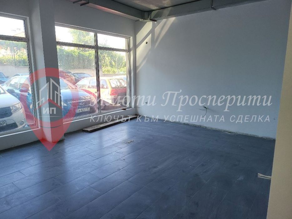 Магазин в София-Овча Купел площ 300 цена 460000