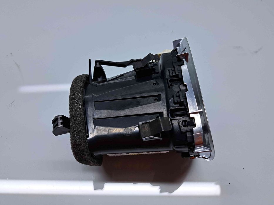 Grila aerisire stanga Volvo V40 II Rdesign [Fabr 2013-2019] 1281852