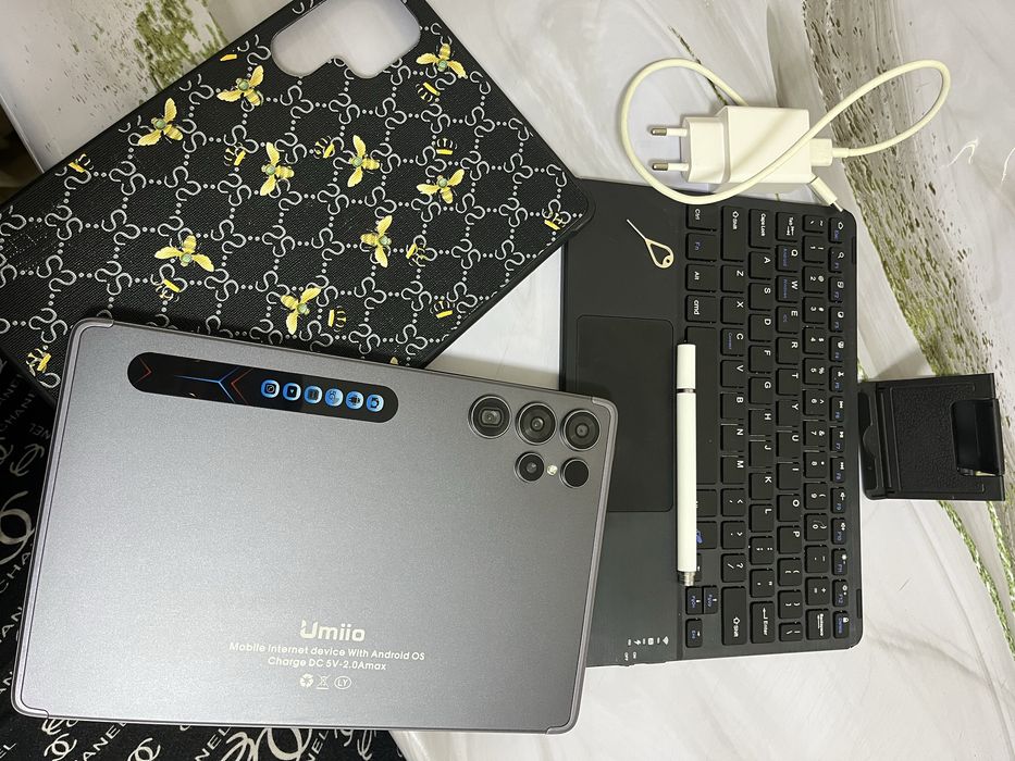 Продам планшет S24 Ultra с клавиатурой