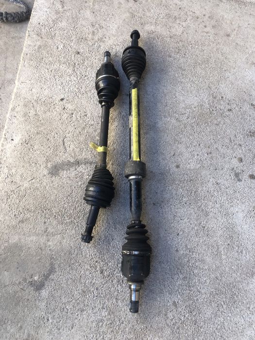 Лява и Дясна Полуоски за Тойота Аурис 1.33vvti 99кс 2010г