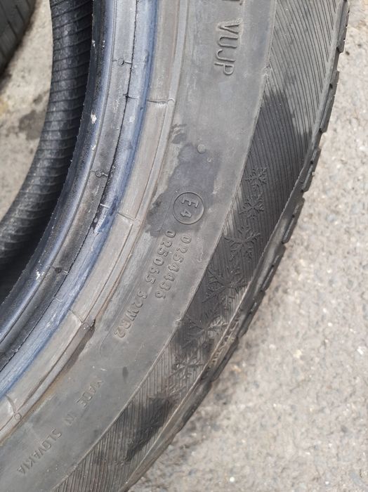 Vând anvelope iarnă Barum Polaris 215/60/17