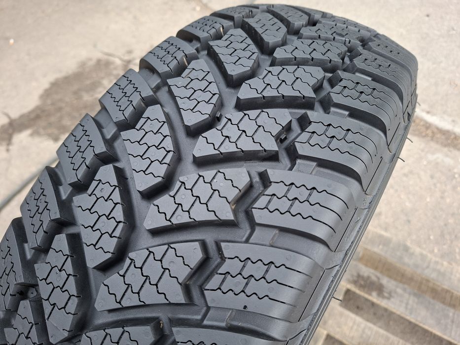 1бр. Нова 225/70/15C Petlas Full Grip PT 935
