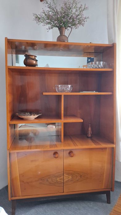 Vând mobilă veche, de lemn