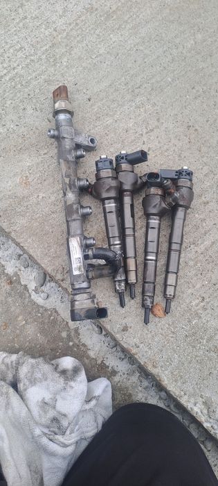 Injectoare VW Passat b7 cc Tiguan audi a4 b8 2.0 CFFB Cod  03L130277j