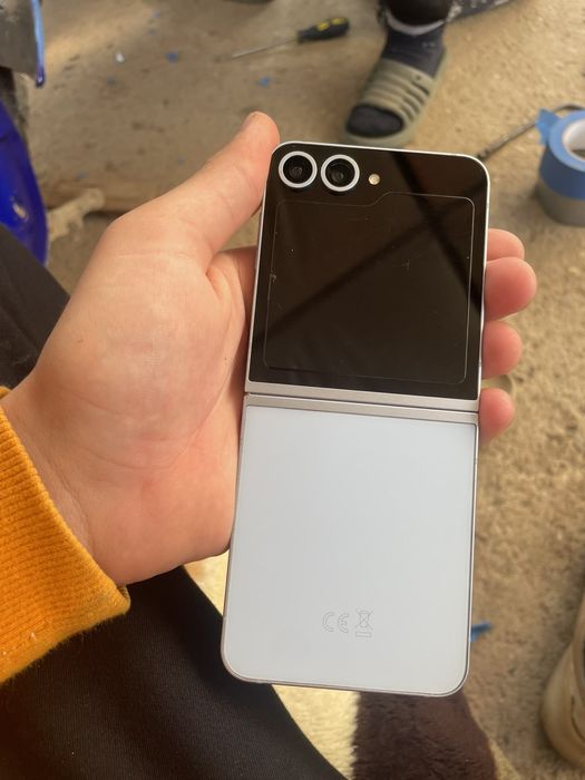 Vand Samsung z Flip6