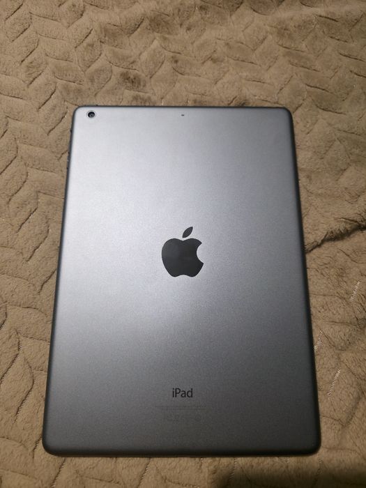 iPad Air 1 -16GB - 10/10 - Pentru piese / Recarosare