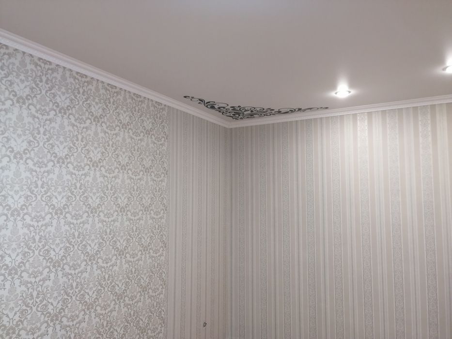 Ремонт квартир. Поклейка обоев.