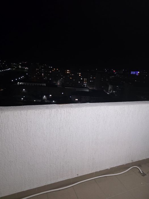 Închiriez apartament 3 camere, bloc RO5