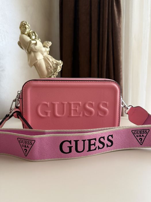 Чисто нови дамски чанти Guess