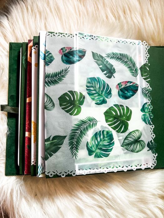 Бебешки дневник в тъмно кадифено зелено