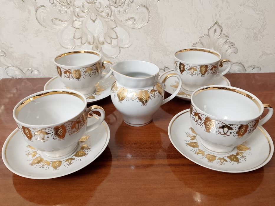 Сервизы винтажные.