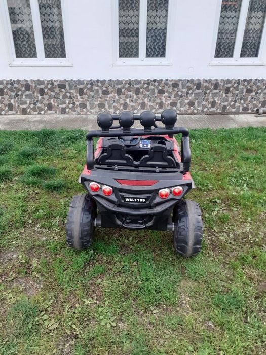 Vând Mașinuța 4x4 copii
