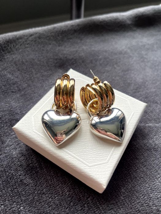 Нови двуцветни обеци, с висулки във формата на сърца, HM