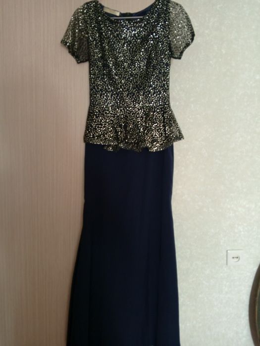 Платье женское вечерное .