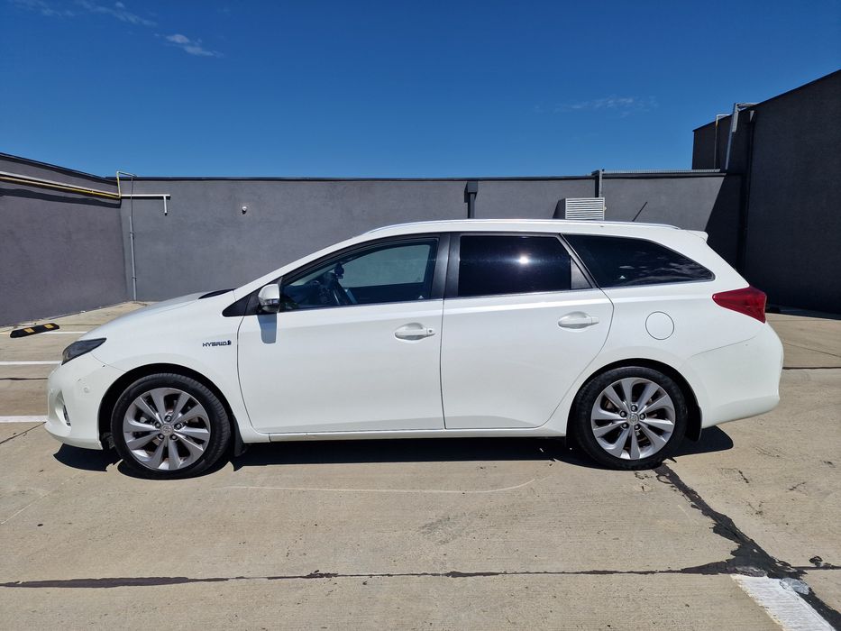 Toyota Auris 1.8 Benzina+Hybrid (baterie nouă)