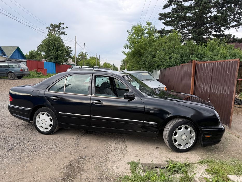 Продам Mercedes 210