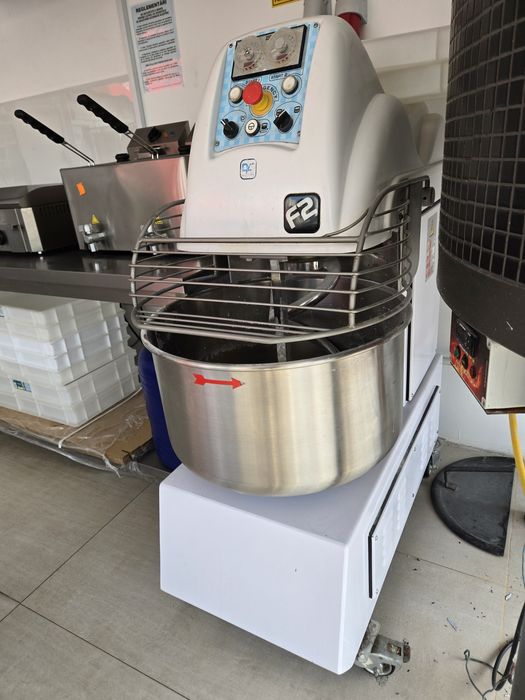 Malaxor/Framantator  Profesional Pizza Paine Aluat Stare ca Noua