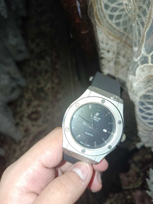 Часы Hublot quartz