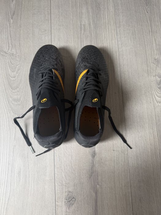 Детски бутонки.