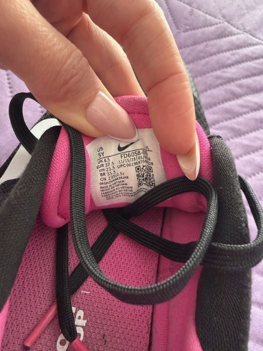 Маратонки Nike 37.5 номер