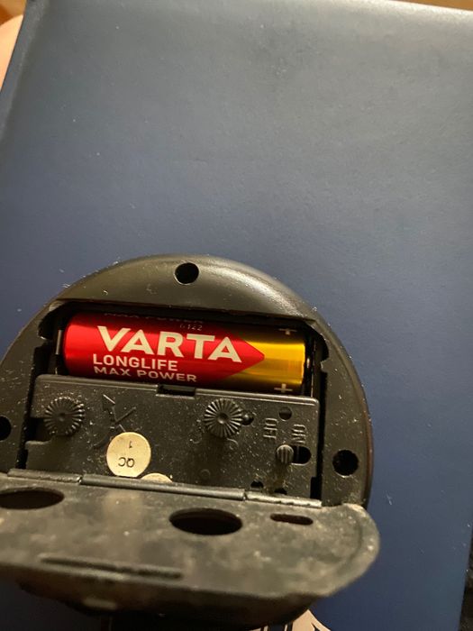 Ceas de voiaj cu carcasa neagra, quartz, chinezesc