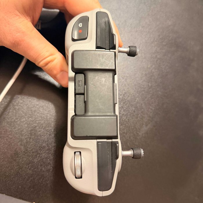 Controller DJI Mini 2 + 3 acumulatori + modul de încărcare