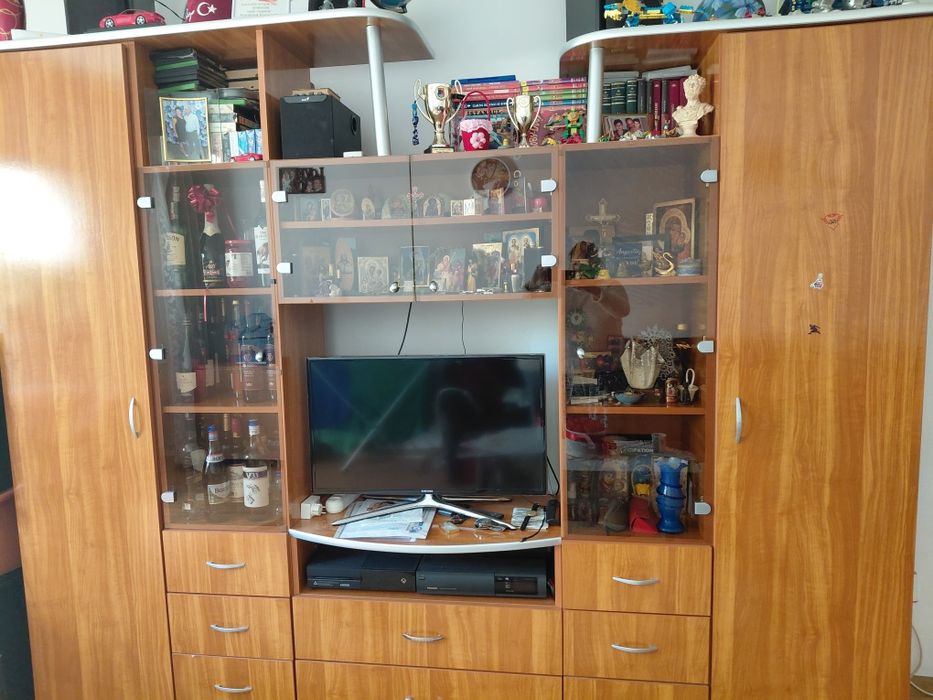 Biblioteca sufragerie